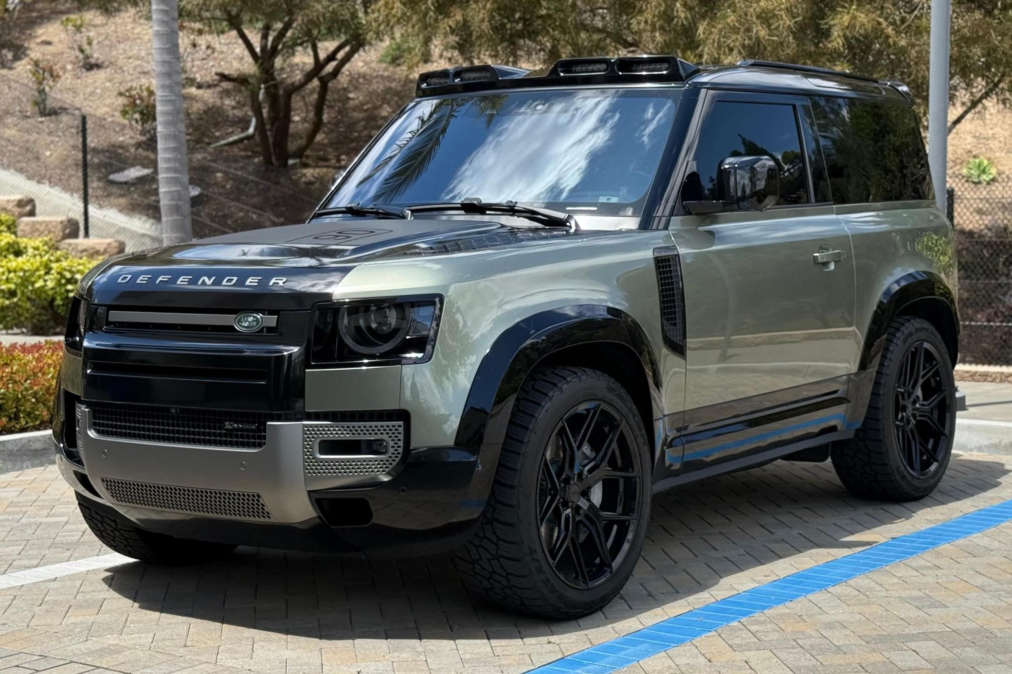 2022 Land Rover Defender 90 X-Dynamic SE